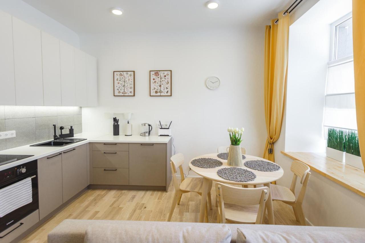 1212 Apartments With Free Parking 里加 外观 照片