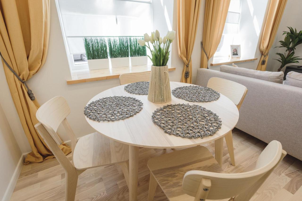 1212 Apartments With Free Parking 里加 外观 照片