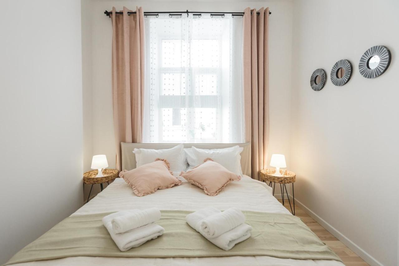 1212 Apartments With Free Parking 里加 外观 照片
