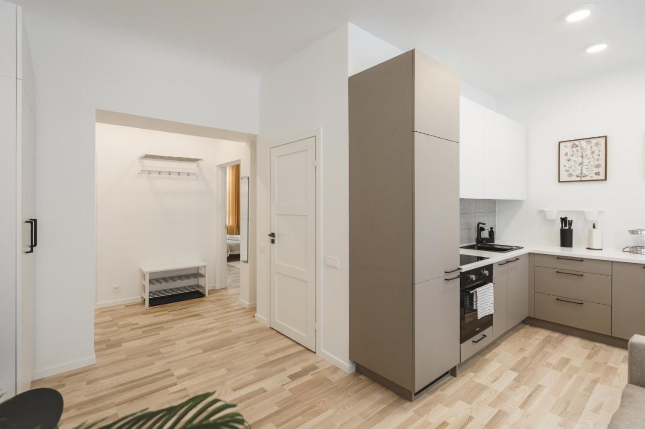 1212 Apartments With Free Parking 里加 外观 照片