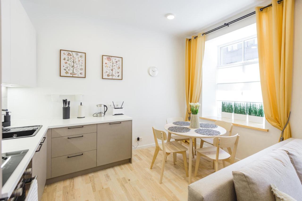1212 Apartments With Free Parking 里加 外观 照片