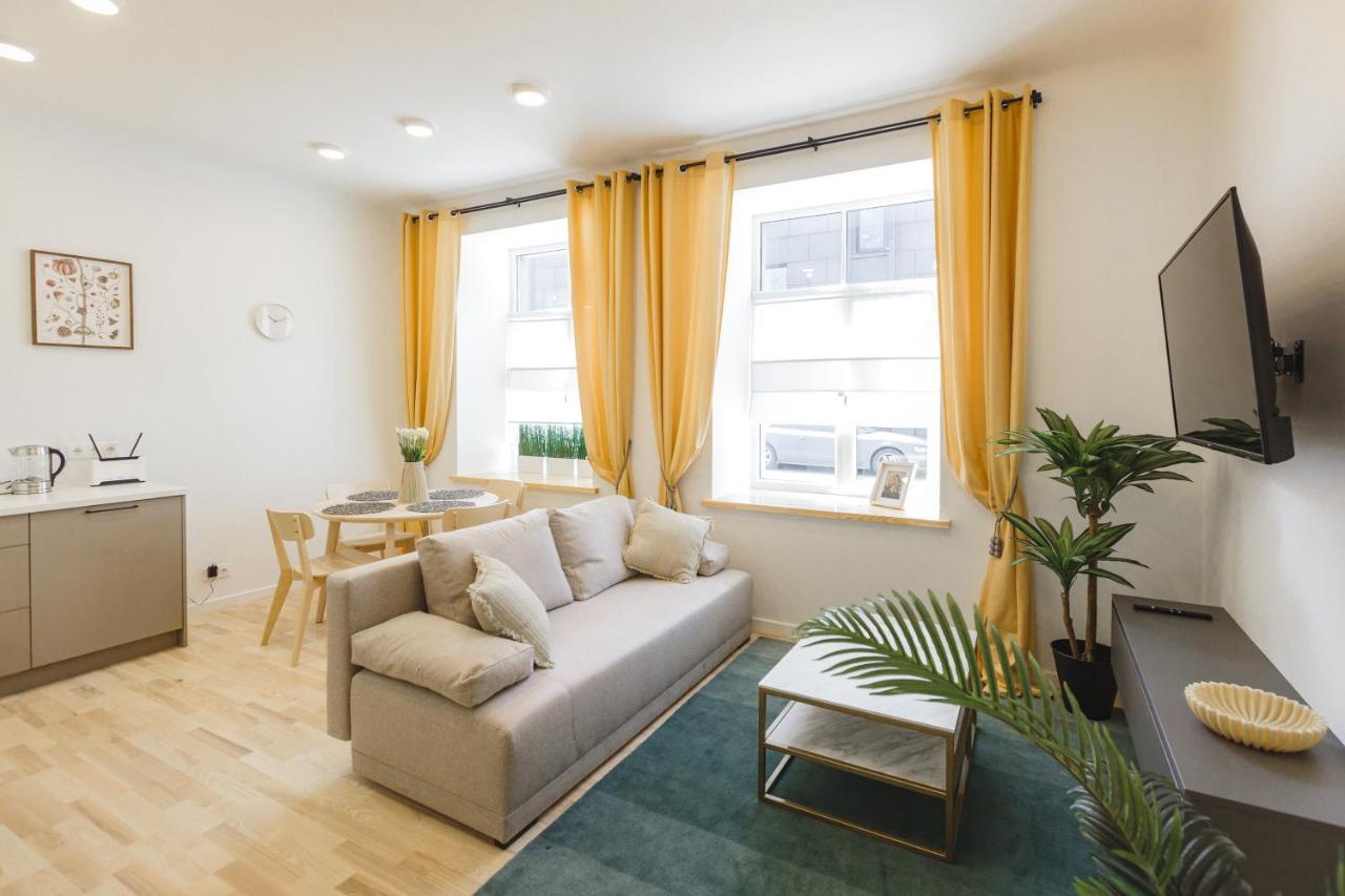 1212 Apartments With Free Parking 里加 外观 照片