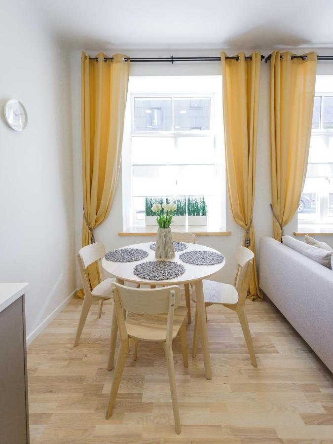 1212 Apartments With Free Parking 里加 外观 照片